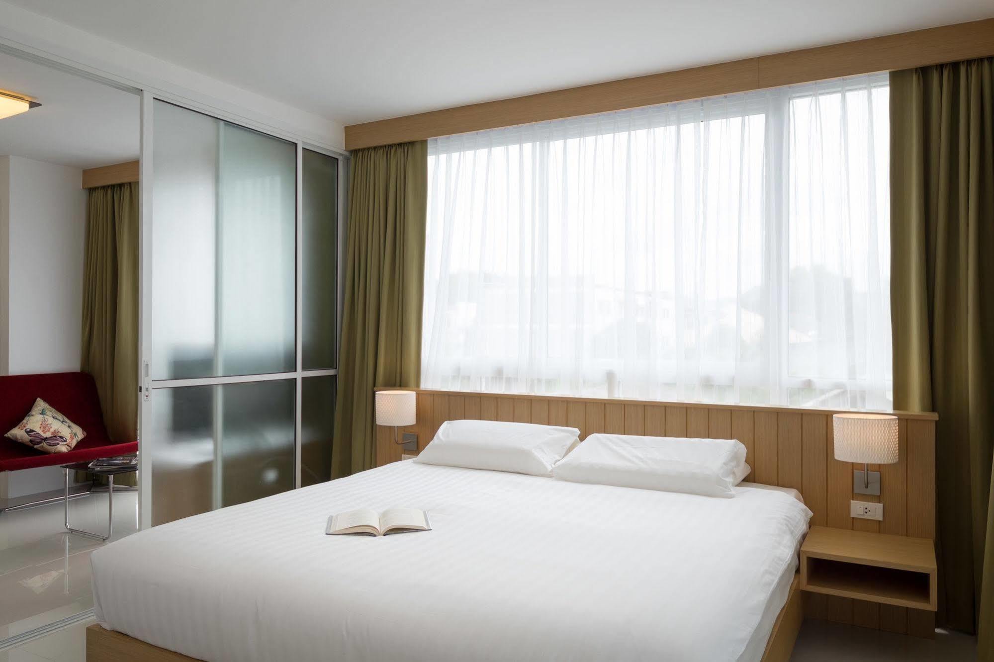 Modern Thai Suites プーケット エクステリア 写真